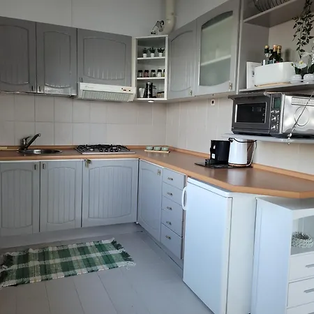 Need Is 公寓 贝尔吉拉泰